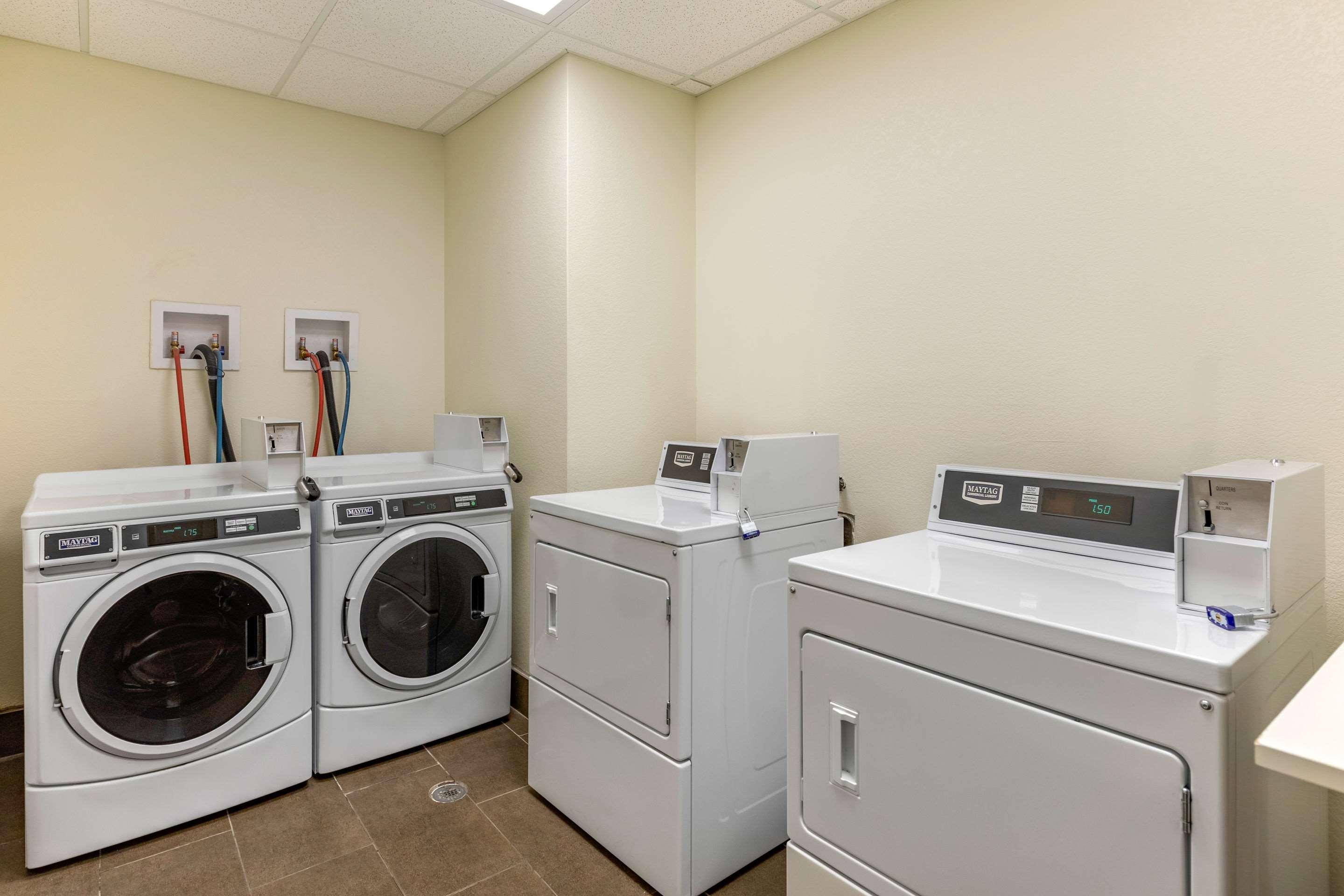 Mainstay Suites Near Denver Downtown Bagian luar foto